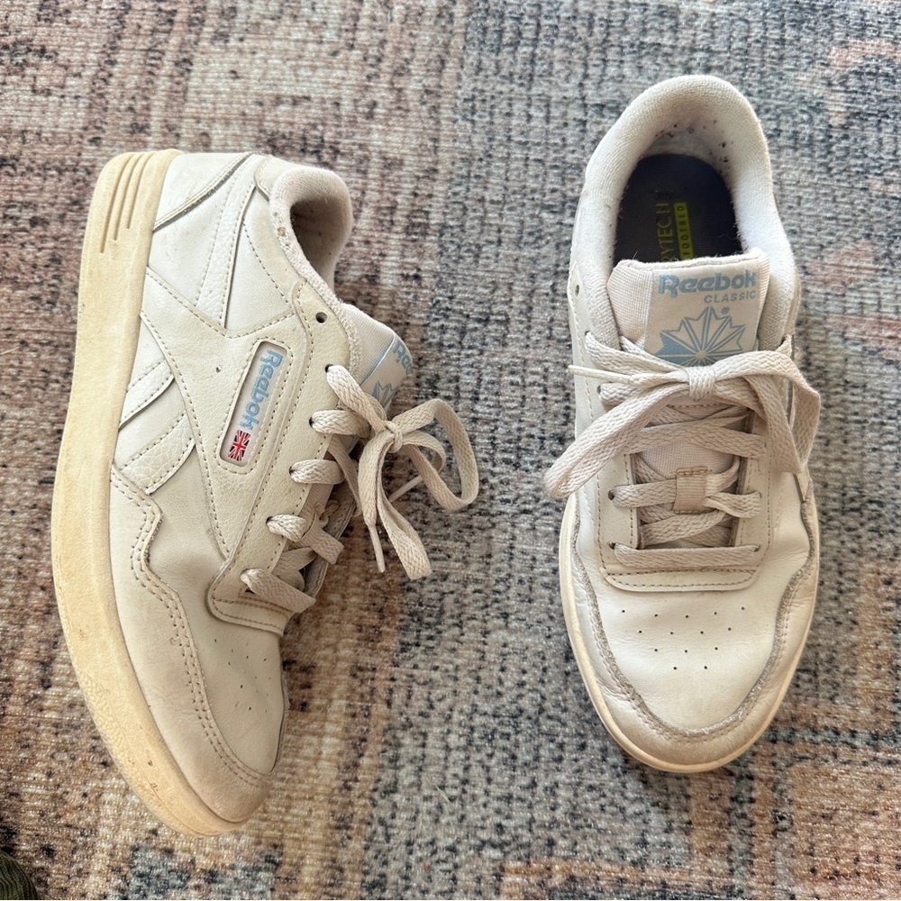 Reebok White Tennis Shoes sz 7.5